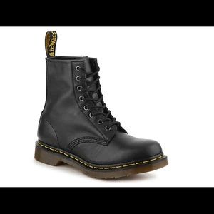 Dr Marteens 1460 Combat Boot size 9